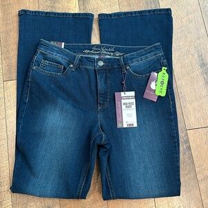 NWT! Gloria Vanderbilt Bootleg Jeans